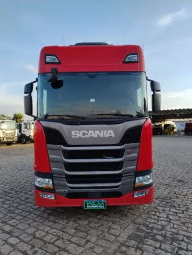 SCANIA R460 A6X2 VERMELHA