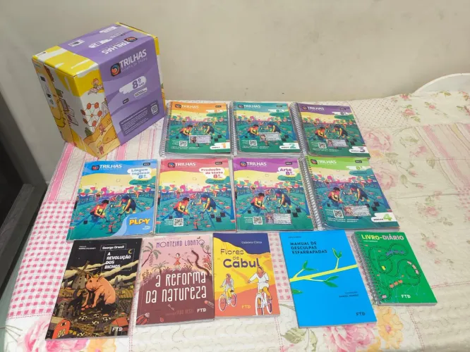 Livro do 8 ano EDITORA TRILHOS
