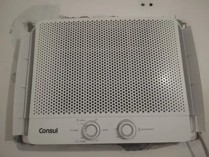 Vende-se Ar-condicionado 7500 btus novo.