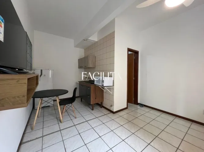 Apartamento com 1 quarto no bairro Carvoeira, Florianópolis.
