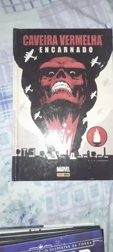 Caveira vermelha encarnado, livro em perfeito estado