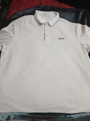 Camisa Hugo boss em ótimo estado leia o anúncio 