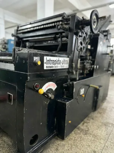 Máquina Gráfica - Corte e Vinco Automático 66x48cm