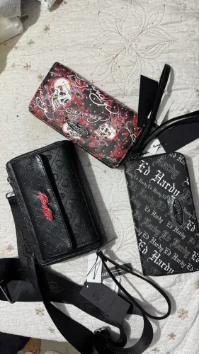 Bolsa e carteiras Ed Hardy novas na etiqueta
