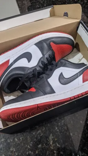 Tênis Nike Air Jordan 1 pouco usado