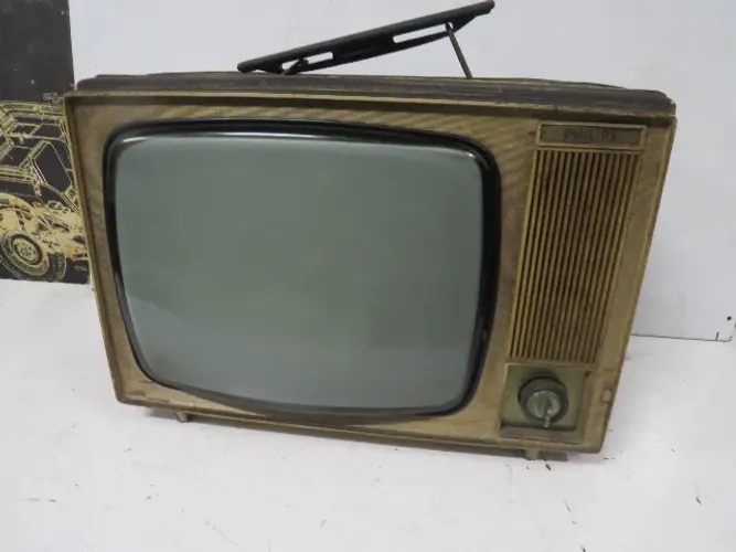 tv muita antiga philips