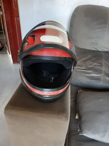 Vendo um capacete