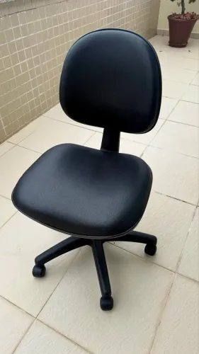 Cadeira de escritório giratória