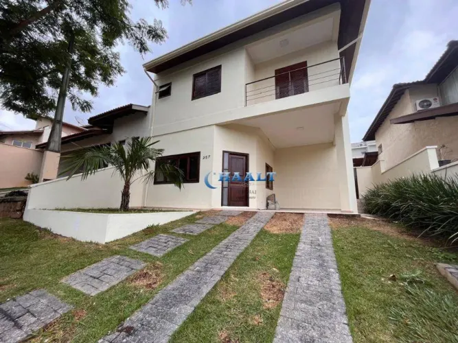 Casa de Condomínio Fechado em Vinhedo - 03 Suítes - 04 Vagas de Garagem!!