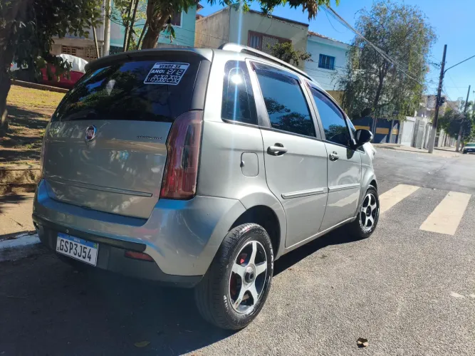 Fiat Idea Attractive 1.4 Fire Flex 8V 5P 2012