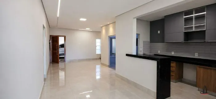 Casa para Locação com 3 Quartos, Suíte e Varanda Gourmet Próximo ao Hospital Regional
