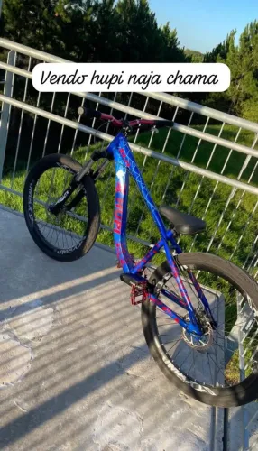 Vendo hupi naja praticamente nova chama *