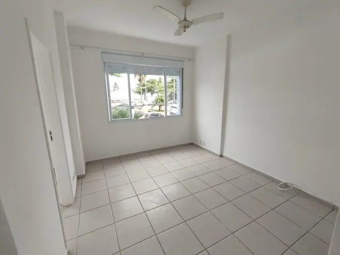 Apartamento à venda em Santos-SP, no bairro Embaré, com 1 quarto, 1 banheiro, 1 vaga de ga