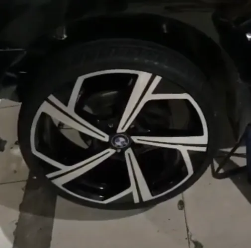Vendo pneus e rodas