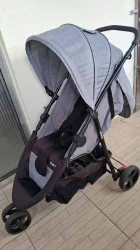 Carrinho de bebê cosco
