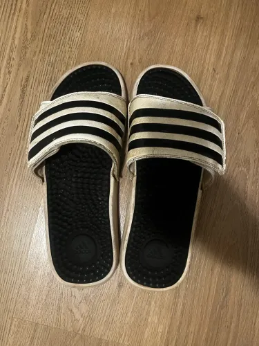 Chinelo slider Adidas (aceito ofertas)