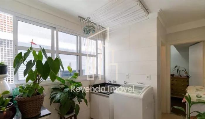 Apartamento no Condomínio Vila América com 143m e 3 quartos em Pinheiros