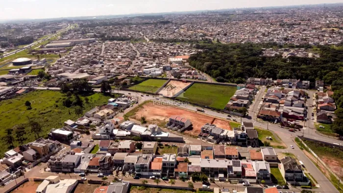 Área de esquina para locação na Rua Eduardo Pinto da Rocha.