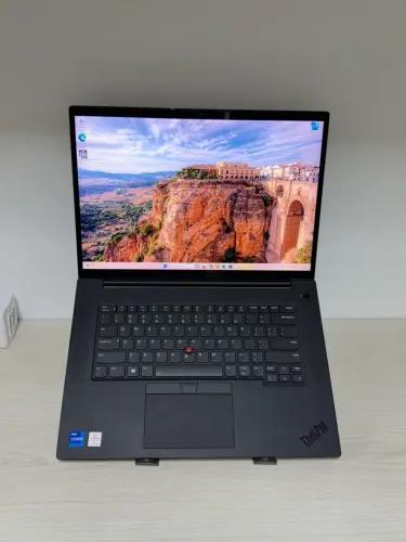 LENOVO THINKPAD P1 GEN 4 Core i7-11800H - 11ª Geração 32GB RAM SSD 512GB NVIDIA RTX A2000