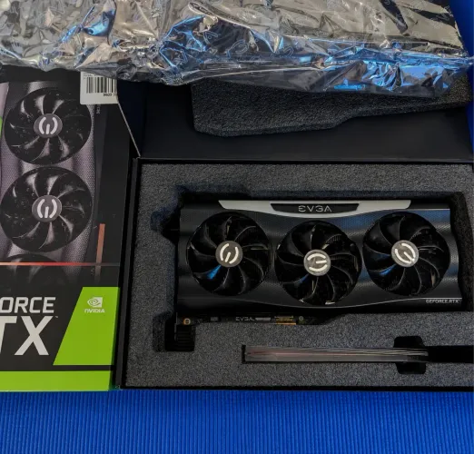 RTX 3070 EVGA FTW3 com caixa