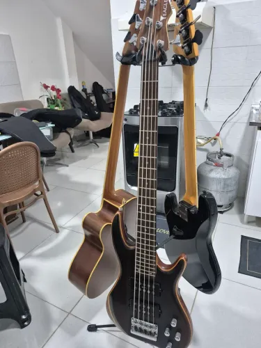 Baixo Eagle, top de linha, vendo ou troco em algo do meu interesse 