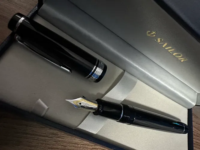 Sailor Pro Gear pena Fina ouro 21k com conversor