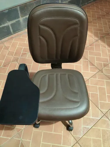 Cadeira de escritório em couro