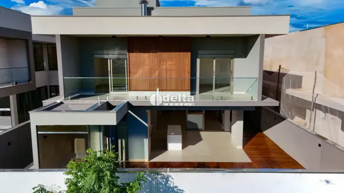 Casa em condomínio com 4 suítes disponível para venda no bairro Jardim Sul em Uberlândia-M