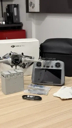 Drone DJI Mini 4 Pro Fly More Plus + Controle com tela - Seminovo | Loja física | Em até 1