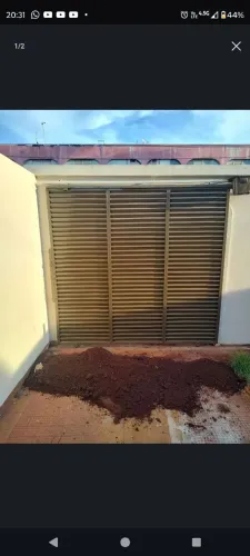 Vende se portão de garagem e portão social