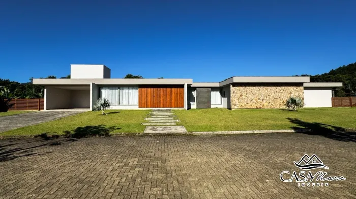 Casa térrea à venda espetacular com 540m² construídos em Terreno de 2.150m² no Condomínio 