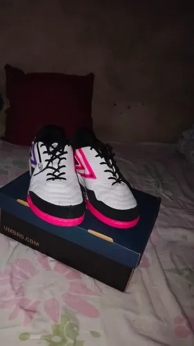 Chuteira futsal umbro rosa (40)