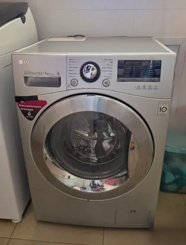Lava e Seca LG W1412 - 10,2kg com direct drive - usada e funcionando perfeitamente.
