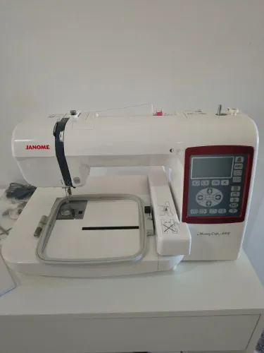 Bordadeira Janome Memory Craft 230E
