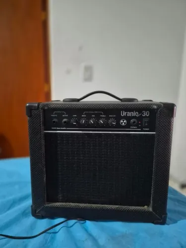 Cubo Amplificador Contrabaixo Tagima Uranio 30 (30W)