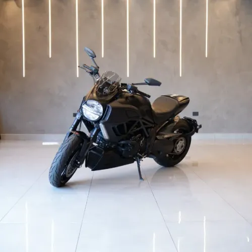DUCATI DIAVEL 2014