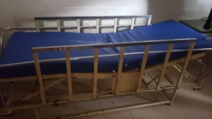 Cama Hospitalar articulada +colchão 