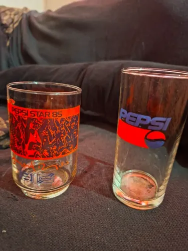 2 copos de antiguidade da pepsi