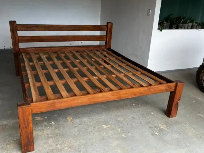 Cama casal de madeira macia, extra grande