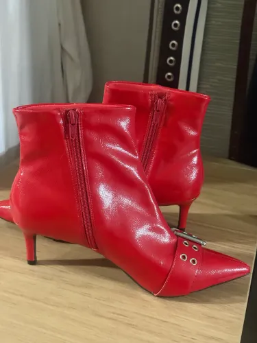Bota verniz vermelho, novinha, Corello, tamanho 37