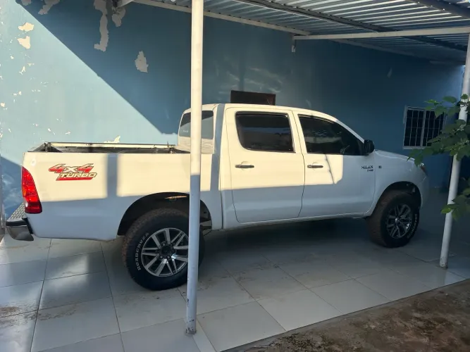 Toyota Hilux CD D4-d 4X4 2.5 16V 102cv TB Dies. 2009