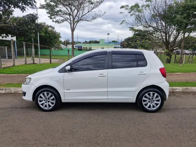 Volkswagen Fox 1.0 MI Total Flex 8V 5P 2013