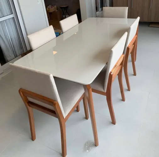 Mesa Moderna com 6 Cadeiras de Madeira NOVO