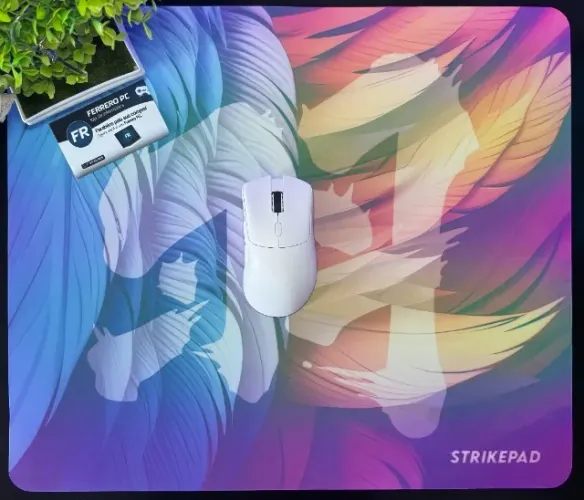 Mousepad Fantech Strikepad Holográfico c/ Infusão de Vidro