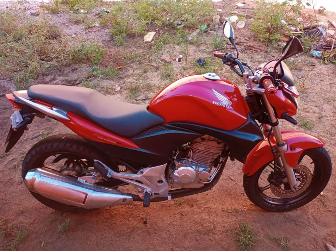 CB 300 já empacada até 2027 em meu nome