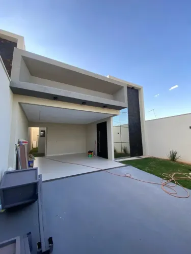 Casa terra, 3 quartos 1 suíte, bairro Maria Luiza, (JD Novo mundo.)