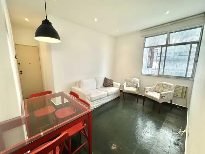 Excelente apartamento Quarto e Sala com dependência Mobiliado ao lado do metrô Jardim de A
