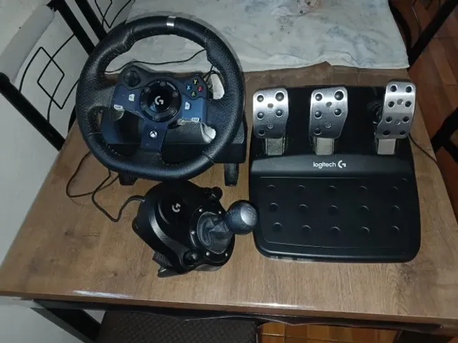 Volante Logitech G920 + Cambio - Xbox/PC - Pouco uso