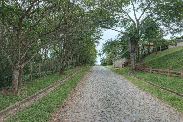 Terreno à venda, 1.014 m² por R$ 380.000 - Condomínio Alpes - Guararema/SP