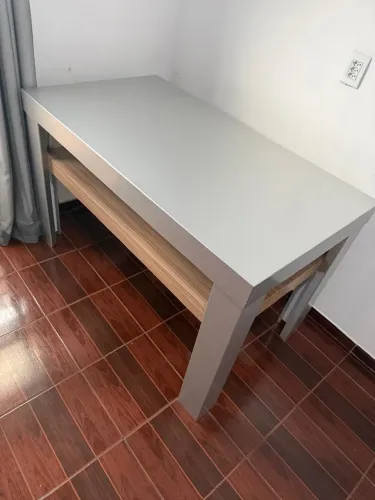 Mesa de ACM 6mm de espessura, largura 79cm, comprimento 142cm, altura 88cm